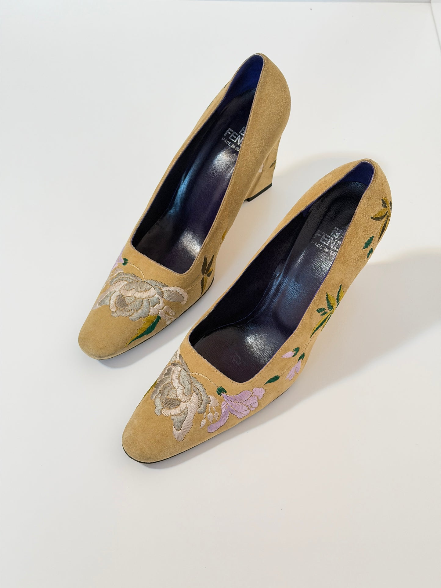 Fendi floral embroidered wedges - size 10