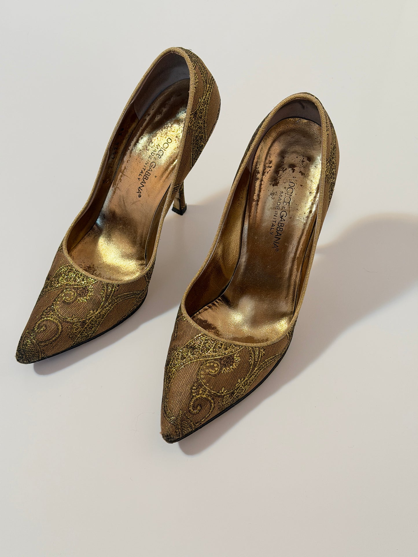 Dolce & Gabbana gold brocade heels - size 7.5