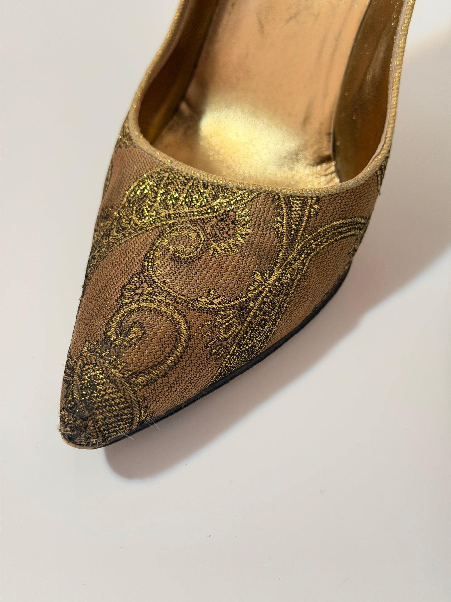 Dolce & Gabbana gold brocade heels - size 7.5