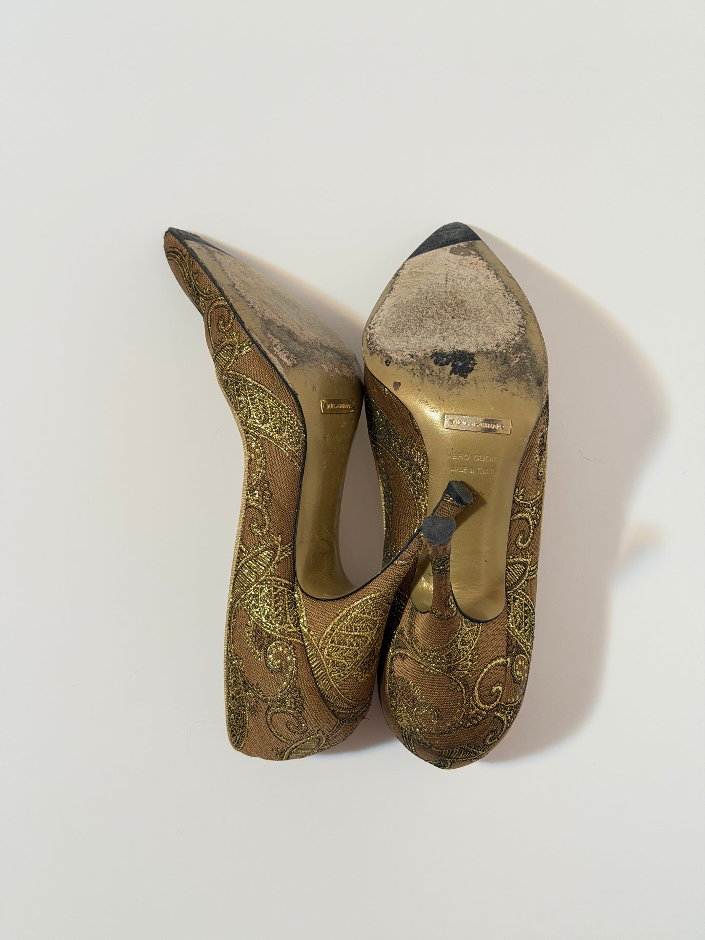 Dolce & Gabbana gold brocade heels - size 7.5