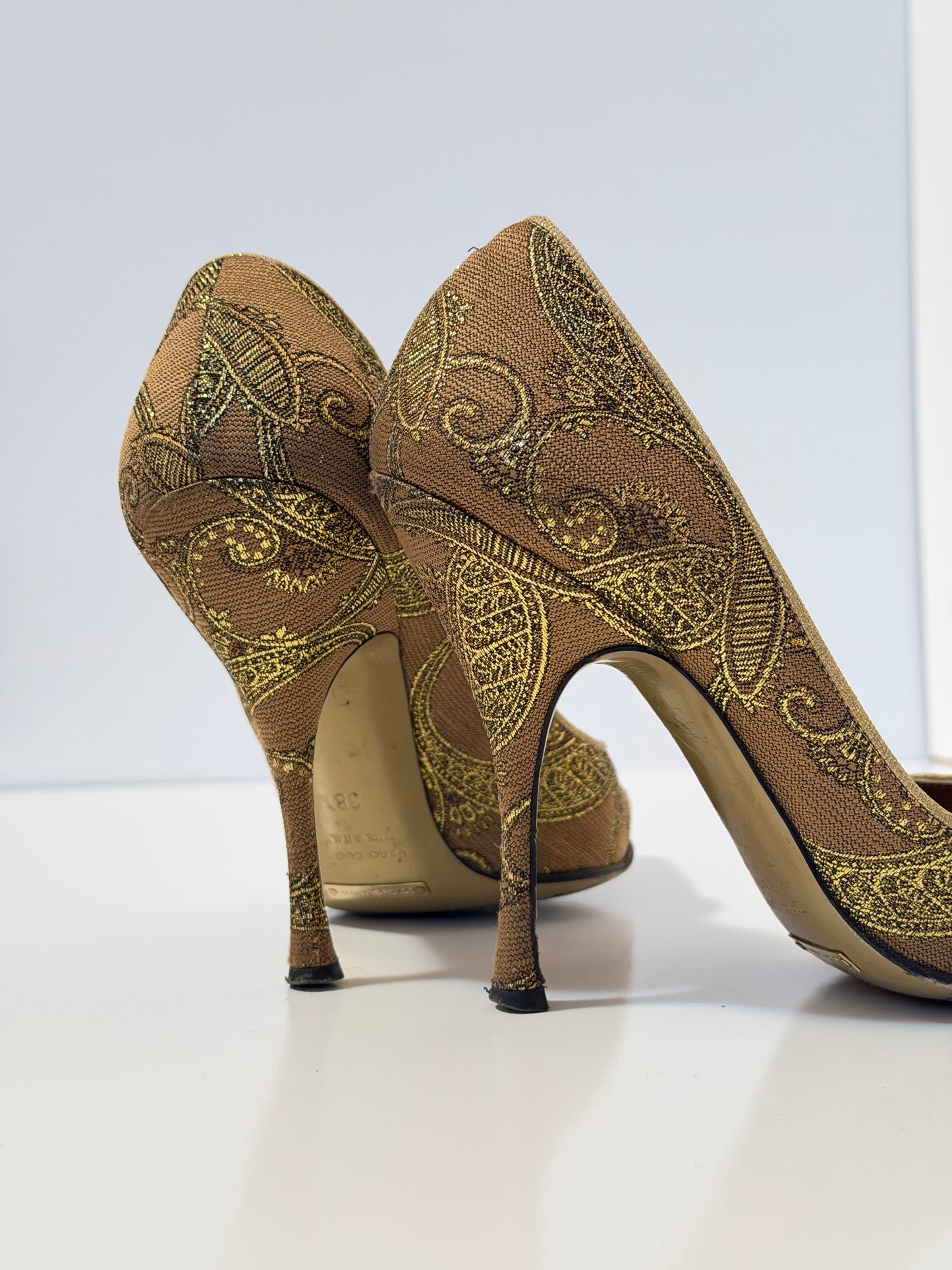 Dolce & Gabbana gold brocade heels - size 7.5