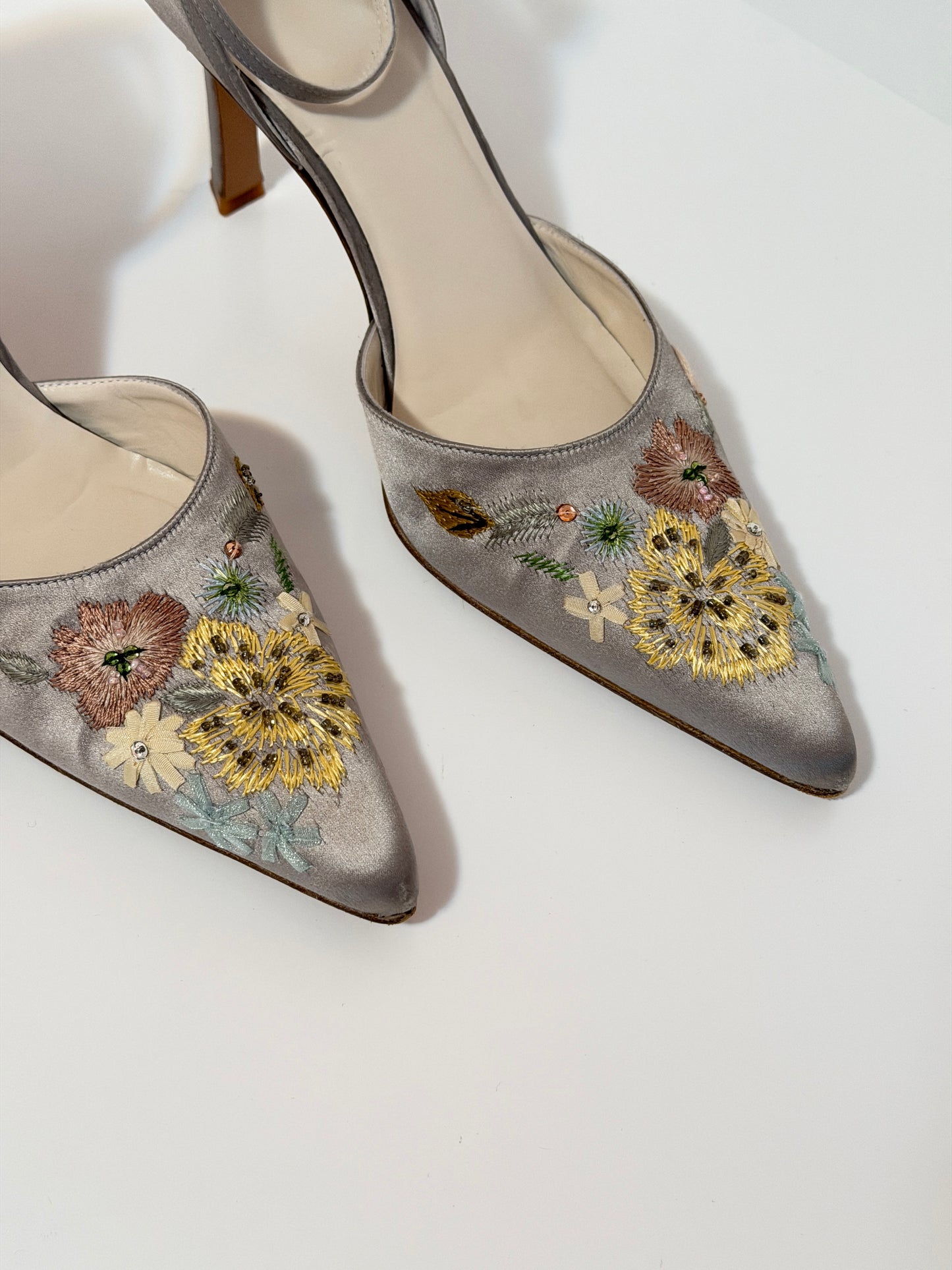 Vera Wang x Stuart Weitzman floral heels - size 10